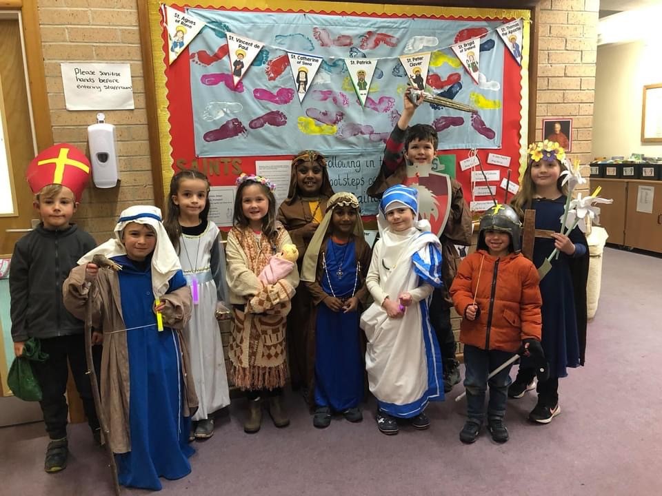 StAmandsPrimary's tweet photo. Some of our children who dressed up as Saints for our All Saints and Festival of Light Bonfire and BBQ. So lovely to welcome back our families to a school event and bring our school community together again @BishopEgan @CathEdService @PortsmouthRC @mark10mission https://t.co/rXVortYeEd