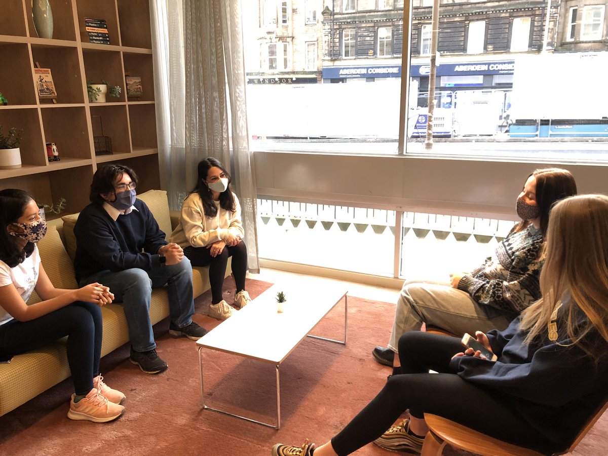 sendmyfriend's tweet image. After a long evening of preparing, our campaign champions are ready and rearing to go! 🌎🙌🏽                                    #Rightclimatetolearn #COP26