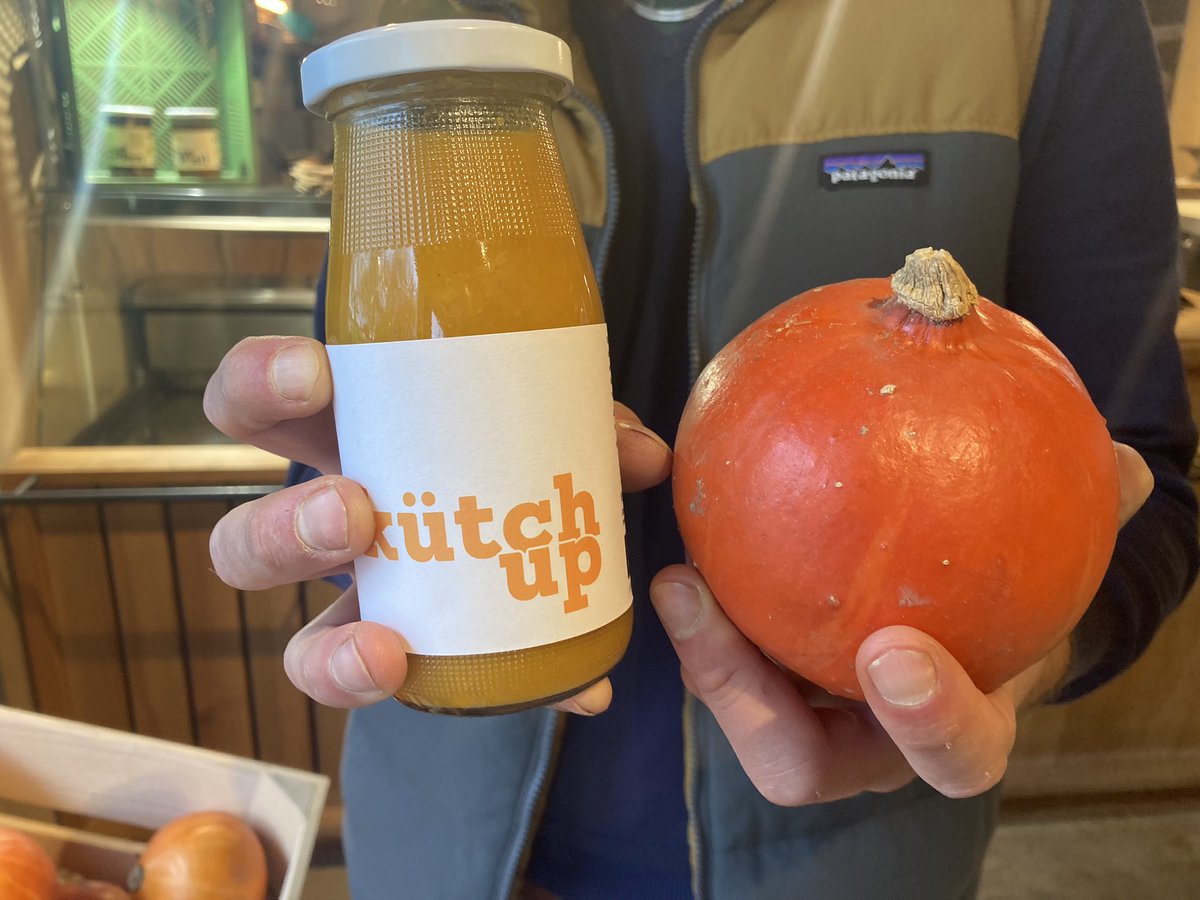 sim0nvetter's tweet photo. Ab sofort wieder erhältlich KÜTSCHUP 
Kürbisketchup hergestellt in Kooperation mit dem großartigen Hirschen in Schwarzenberg 🔥🔥🔥@PeterFetz https://t.co/NqnPnvynlr