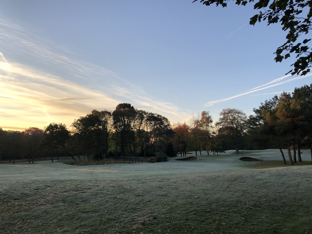 steve80db's tweet photo. First frost of the year! @BeestonFields1 @Biggaeastmids @striturf_boyes @striturf @BBCRNS @JulianNiblett @Conrad229 https://t.co/mBlCV9BDbV