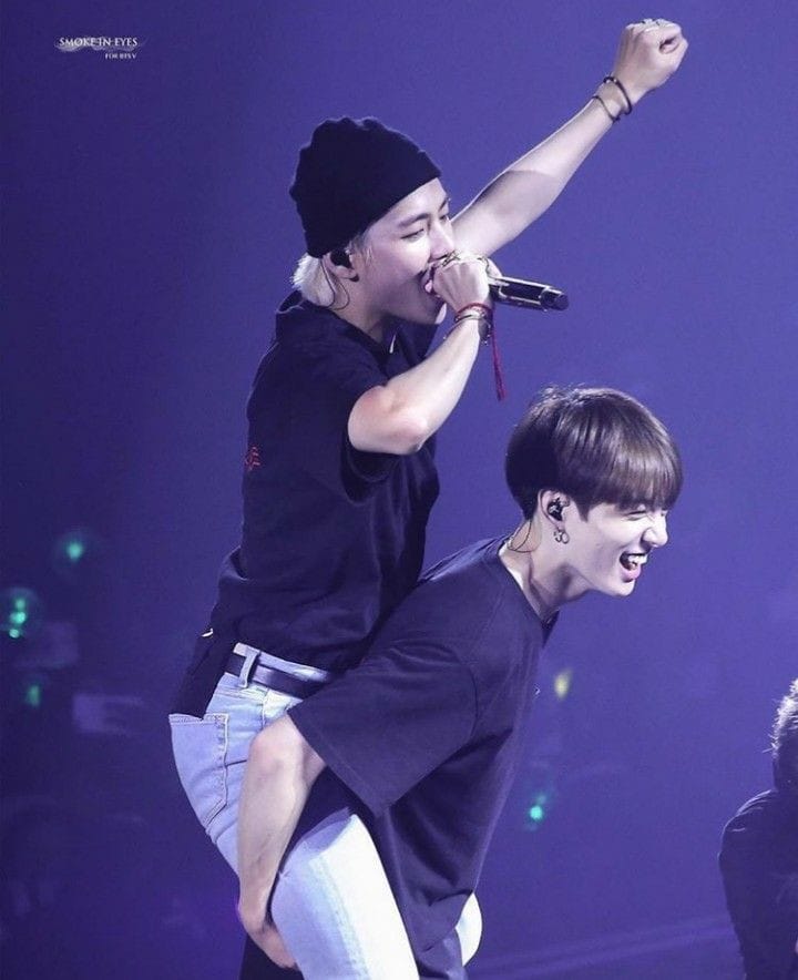 ShafAkbar99_twt's tweet photo. I'm voting 🗳 for #Butter for #TheSong 🎶 of 2021 #PCAs @BTS_twt https://t.co/v2dvHLpu8f