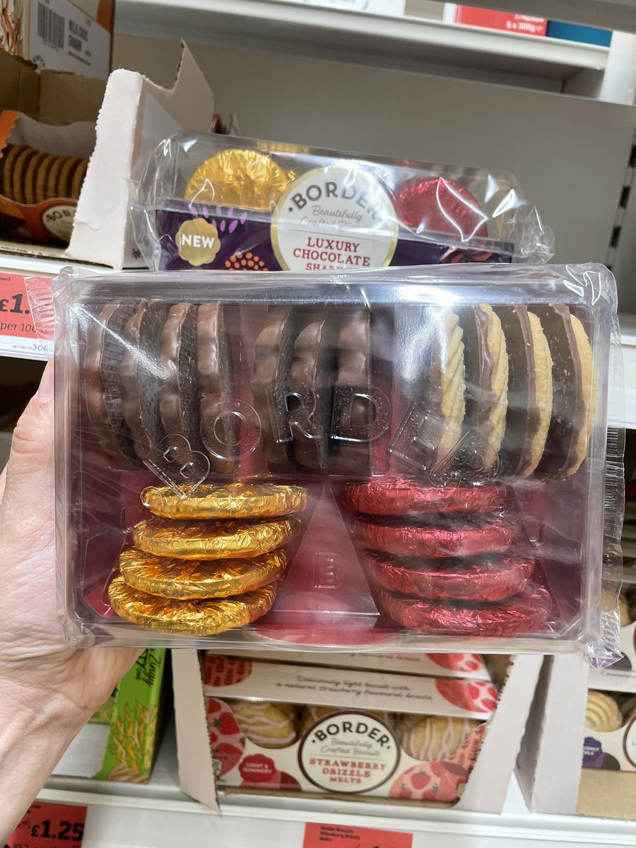 All_Things_New_'s tweet photo. Border Luxury Sharing Box! 🍪🍪 At Sainsbury’s @BorderBiscuits #border #borderbiscuits #biscuits #luxury #sharingbox #wellthisisnew https://t.co/5pKGyMQ1jA
