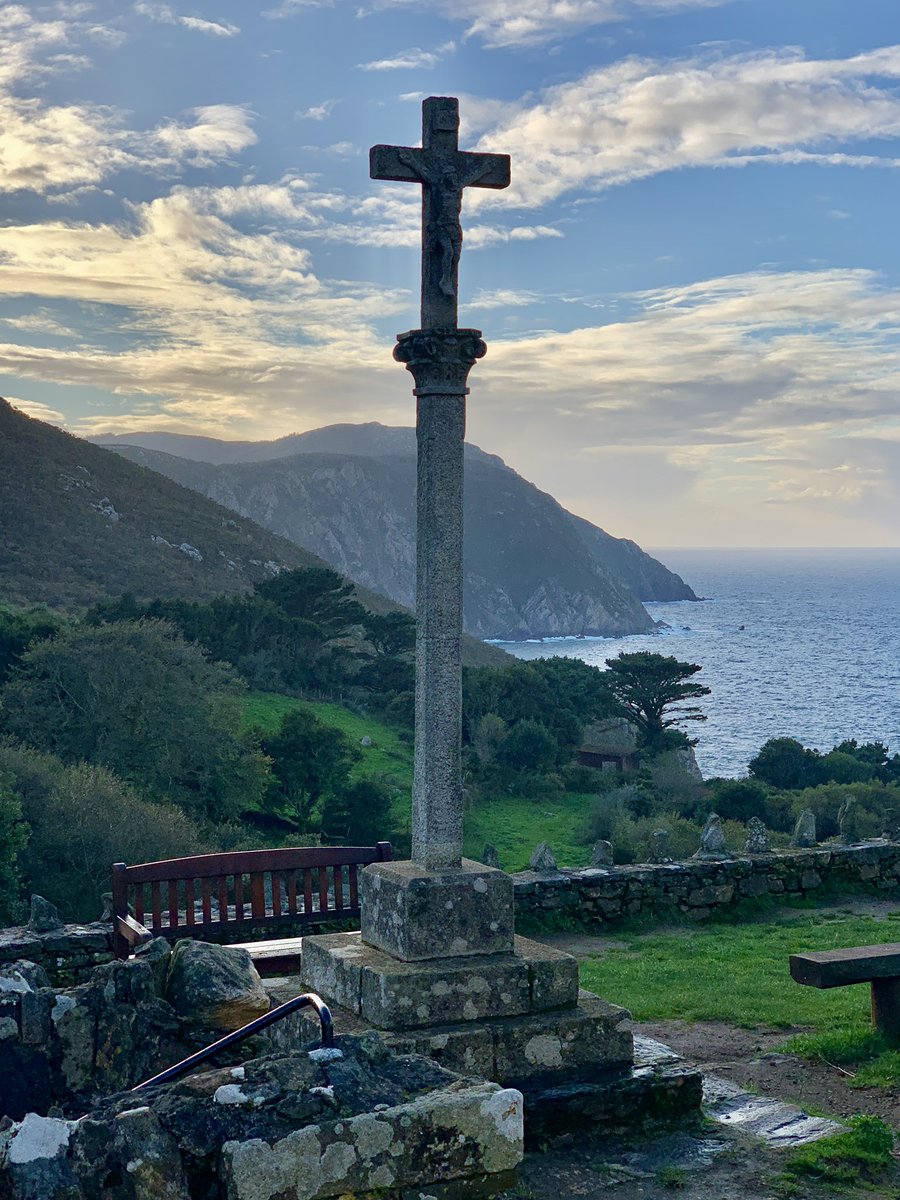 Visita a #SanAndrésdeTeixido de peregrinación obligatoria para los gallegos “va de muerto quien no fue de vivo”

#FairwaySantiago #CaminoDeSantiago #CaminoInglés #DeputaciónACoruña #DACTurismo
#Farway21