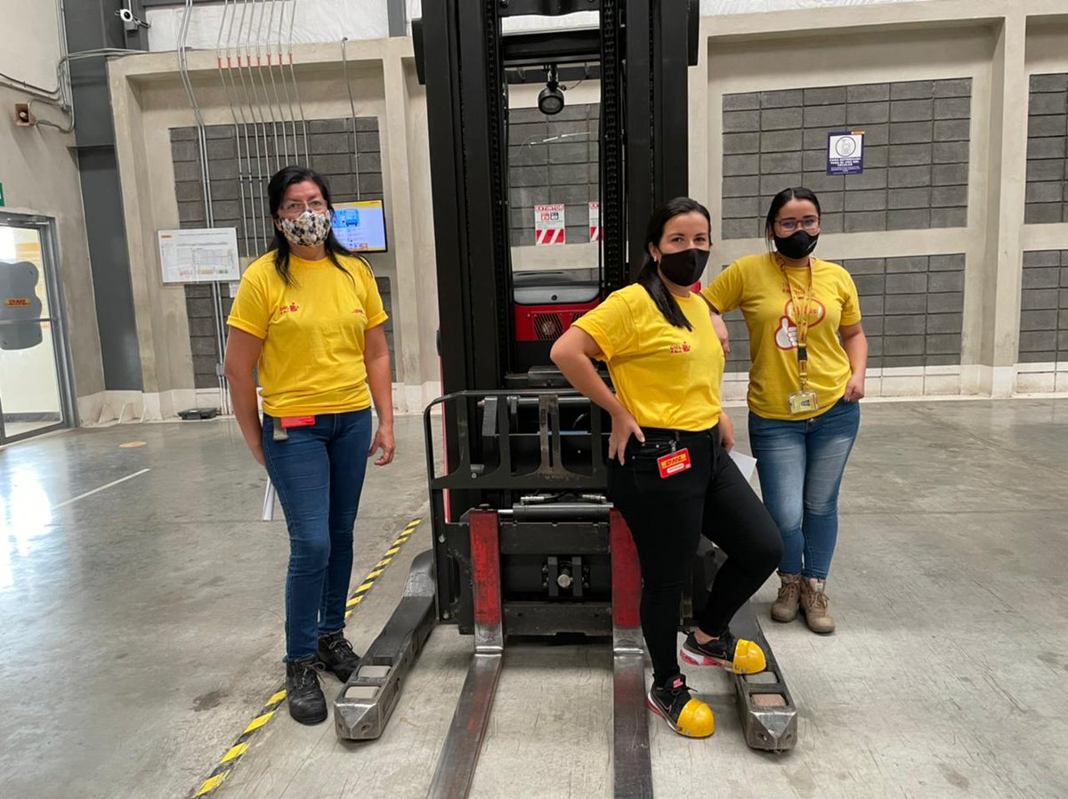 Last week #DHLGlobalForwarding #CostaRica celebrated the graduation of their first generation of #Women Forklift Operators. 
 
The program received more than 400 applications and 11 finalists were trained with 9 workshops on topics such as safety and machinery operation.