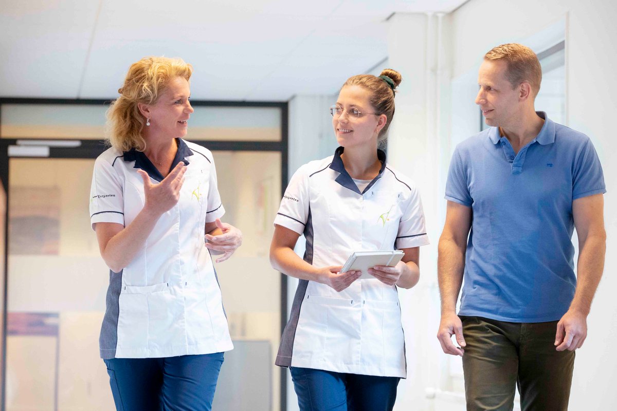 ‘Als medewerker van Verbeeten draag je iedere dag bij aan de zorg aan onze patiënten. Direct en indirect. Goede samenwerking is onmisbaar. Dat is voor mij de #KrachtvanSamen’. Word jij onze nieuwe #collega? Meer info op onze website: verbeeten.nl/over-ons/werke…
#vacaturevrijdag