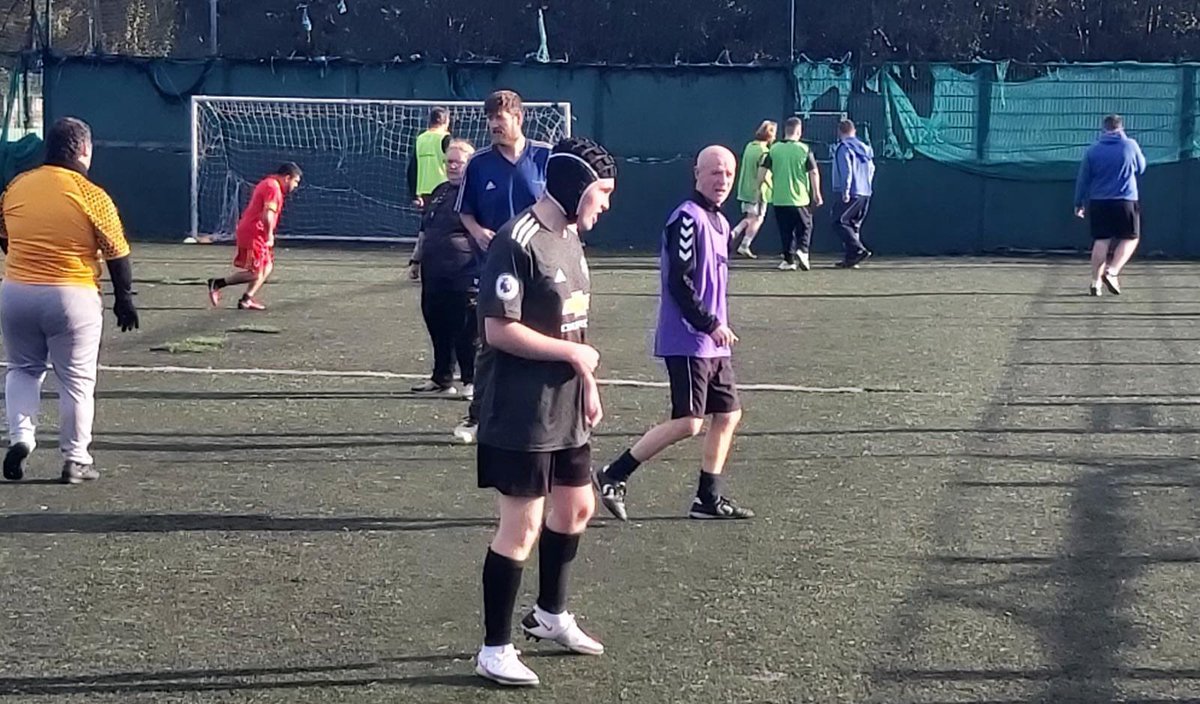CountyCommunity's tweet photo. Our #WWtSS group had a brilliant session yesterday. Good to see them braving the cold in their numbers, getting active and having positive conversation.
#Opportunities #MentalHealthMatters 🗣🧠⚽️🧡 https://t.co/YqeuSBJbVT