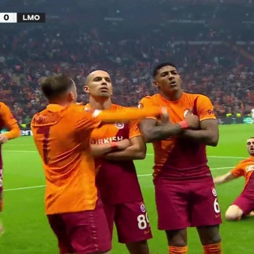 Yellowredajans's tweet photo. Feghouli'nin gol sevinci.
Gözümde Canlanır Koskoca Mazi https://t.co/b7W8dgbVgX