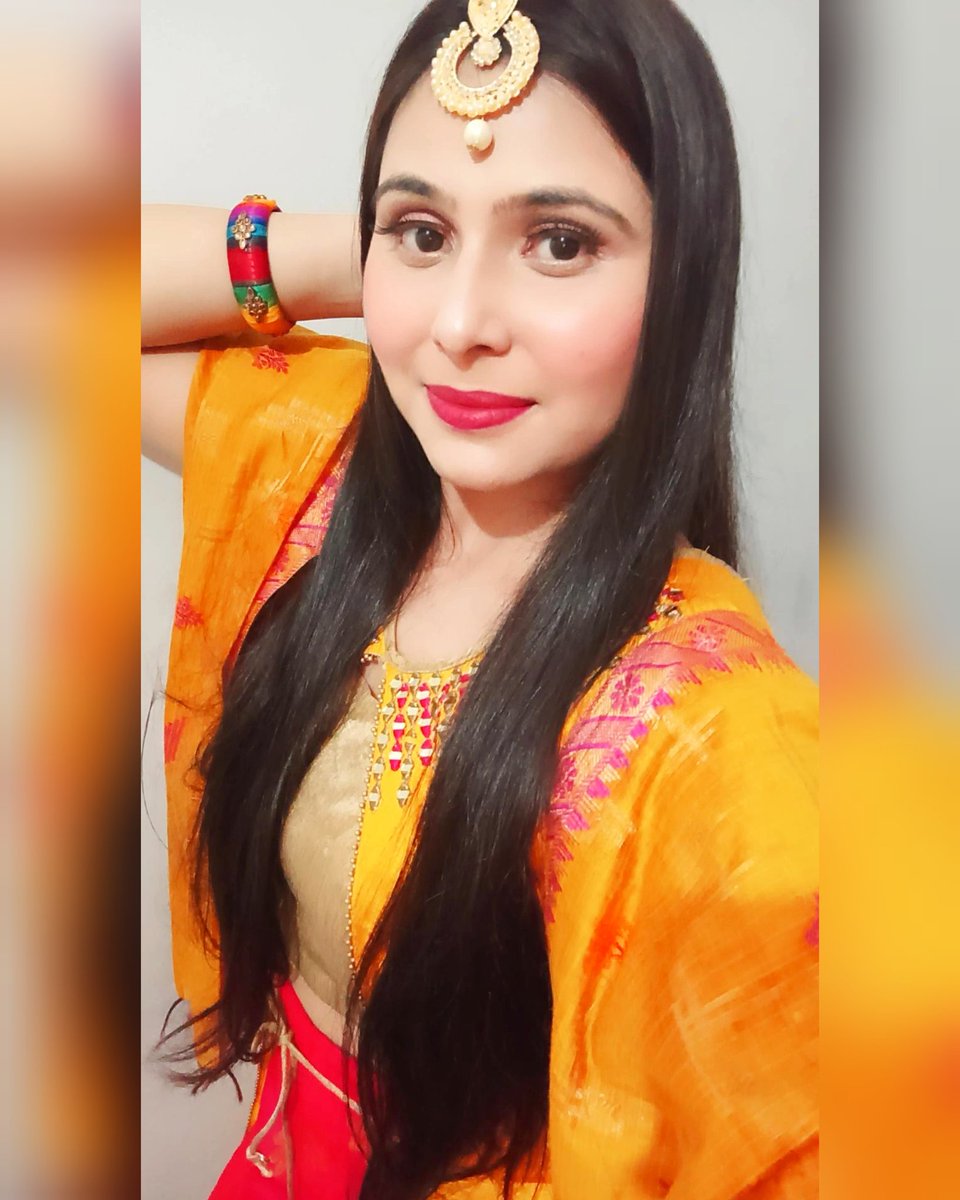 officialdivya09's tweet photo. Diwali vibes✨
*
*
*
*
*
*
*
*
*
#diwali #diwalioutfit #diwalivibes #diwalioutfit #diwalispecial #newpost😍 #newpicture #pic #pictureoftheday #picture #photography #photooftheday #makeuplook #makeuplooks #look #makeupoftheday #happiness #joy #bijnorkokiladivyatyagi #divyatyagi https://t.co/f6zRCNXMBS