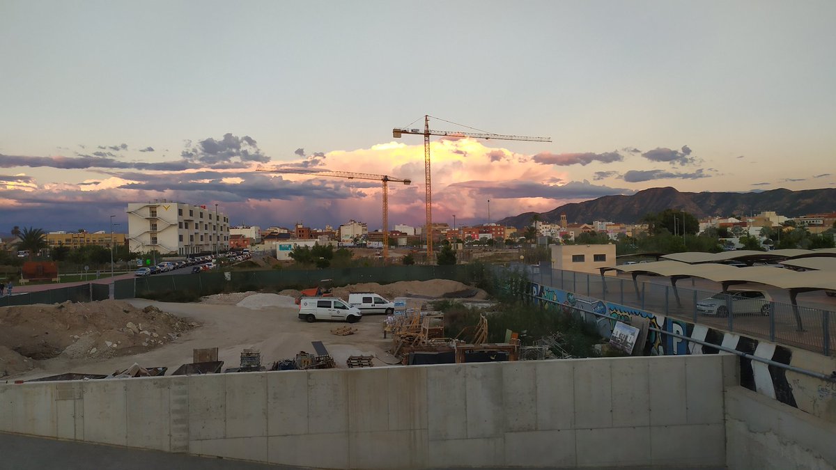Arexnad's tweet photo. Ayer, terminando de trabajar. Estando agotada y muerta en vida. Esto fue lo mejor que puede ver. Simplemente hermoso😍 https://t.co/K0P6Yz8UkV