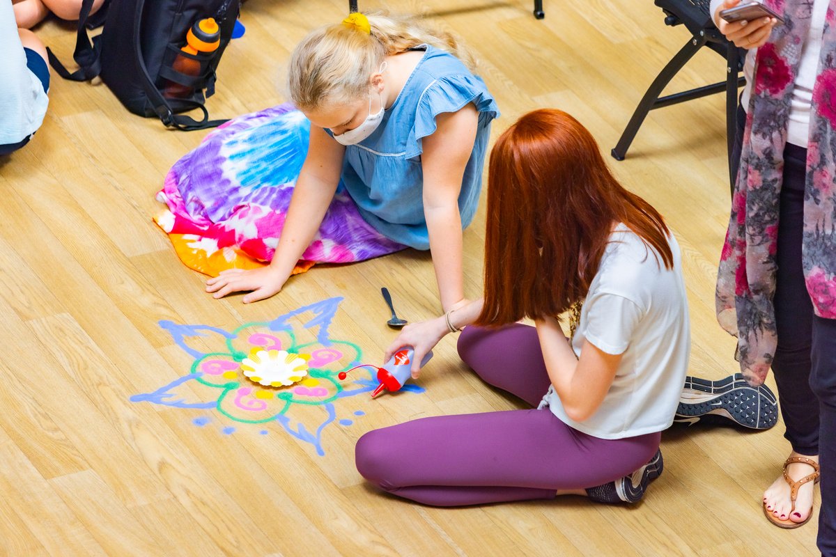 KellettSchool's tweet photo. In celebration of Diwali, our @KellettSenior School students held this year's second Feel Good Friday - #FeelingEnlightened.

Break time was spent decorating our Atrium using bright Rangoli colours, while Lunchtime had our students learning some amazing Bollywood dance moves! https://t.co/k6vp5TwSrL