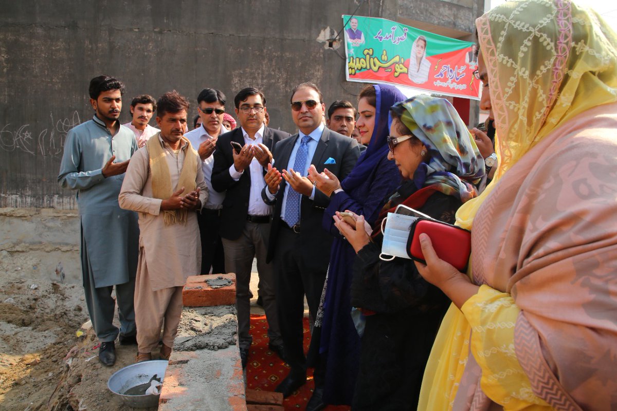 PtiOfficialSGD's tweet photo. تقریب میں ڈپٹی کمشنر قصور، چائلڈ رائٹس ایکٹیوسٹ نادیہ جمیل، چائلڈ رائٹس قانون دان حسان نیازی,ممبران بورڈ آف گورنرز سیمہ انوار اور چوہدری صدیق نے بھی شرکت کی وزیراعلٰی پنجاب نے 2019 میں چائلڈ پروٹیکشن یونٹ قائم کرنے کا وعدہ کیا تھا
#CPWB #ChildHelpline1121 #ChildProection #kasur https://t.co/LYVUDo0QVv