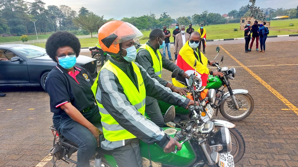 KiiraMotors's tweet photo. We appreciate all players in the green mobility space. 

A big thank you to @gozembo @edwinagaba @IUEA_Law @TondekaBTC @PoliceUg @scienceop2

🇺🇬🇺🇬🇺🇬🇺🇬🇺🇬🇺🇬
#NationalScienceWeek
#MobilityCity https://t.co/QezNHnbecc