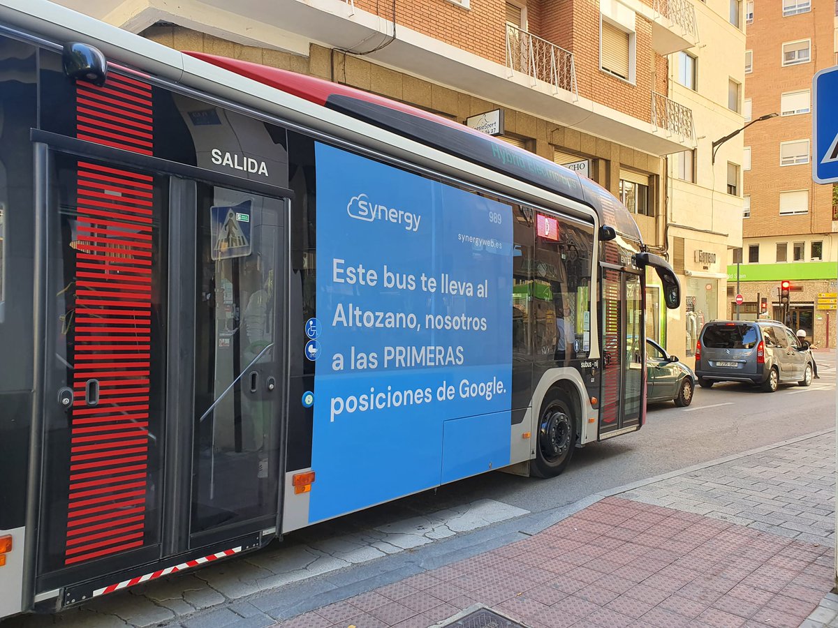 synergywebs's tweet photo. 📢De manera oficial os presentamos nuestra campaña OFFLINE. Ojalá, ahora de verdad, os guste porque seguimos sabiendo que anunciar una empresa de marketing digital a través de una campaña offline es raro pero LO HEMOS HECHO y ¡la cosa va sobre ruedas 🚌! #ApostamosporAlbacete https://t.co/ZxMiyylGnJ