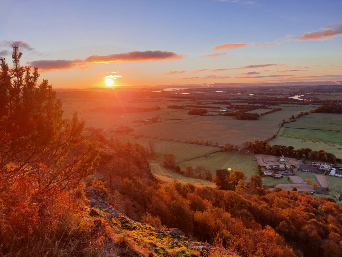 BOUNCINGscapes's tweet photo. Good morning photography Twitter! 

How are you all doing today? 

#photography #Travel #landscapephotography #nature #NaturePhotography #outdoor #escapetothecountry #samsungnote10lite #sunrise #GoodMorningTwitterWorld https://t.co/Sdot0pCfOa