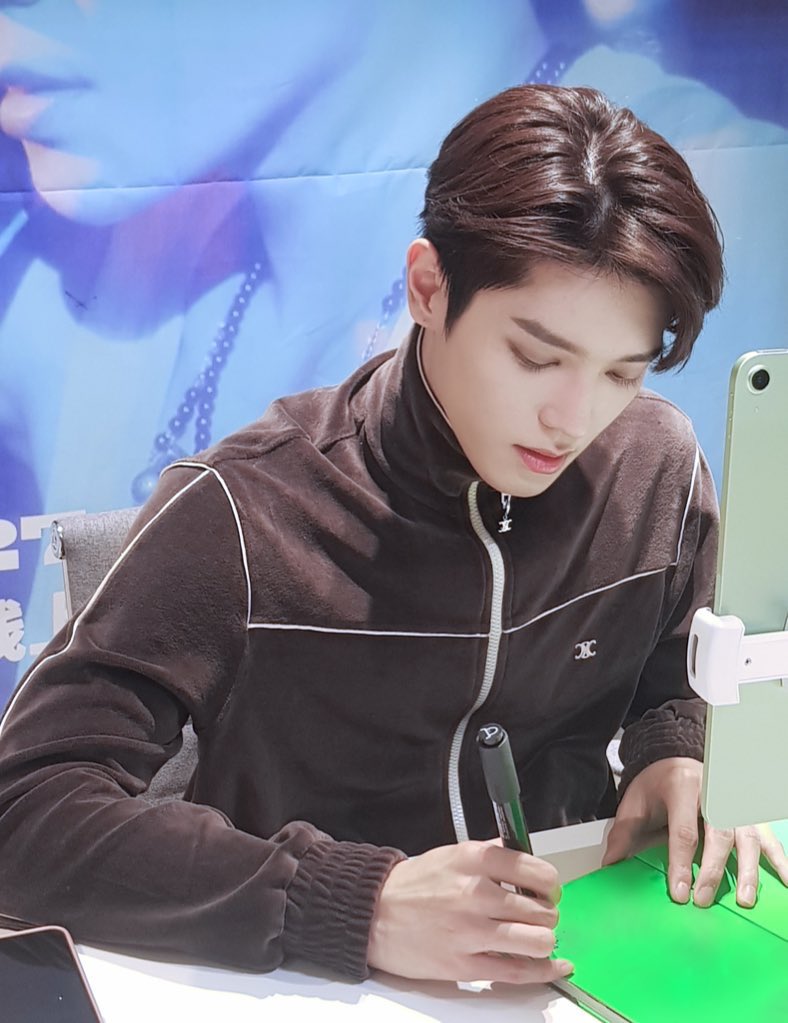 TkCqv's tweet photo. 요즘진짜내사랑을주체할수가없다,,, https://t.co/yurMgwIhoM