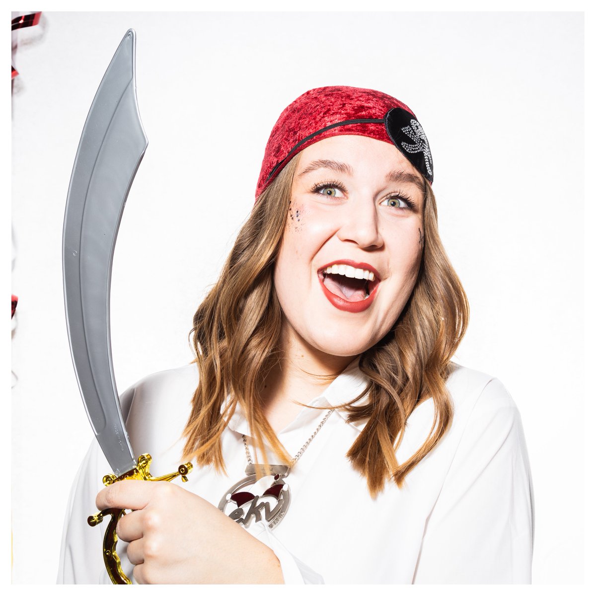 Durch die Pandemie ist 2020 die Session praktisch ausgefallen aber in diesem Jahr geben wir dem #Karneval wieder ein Gesicht und tragen die Freude und das Lebensgefühl in die weite Welt. #lachen #nrw #fotografie

christian-thieme.de/gallery/