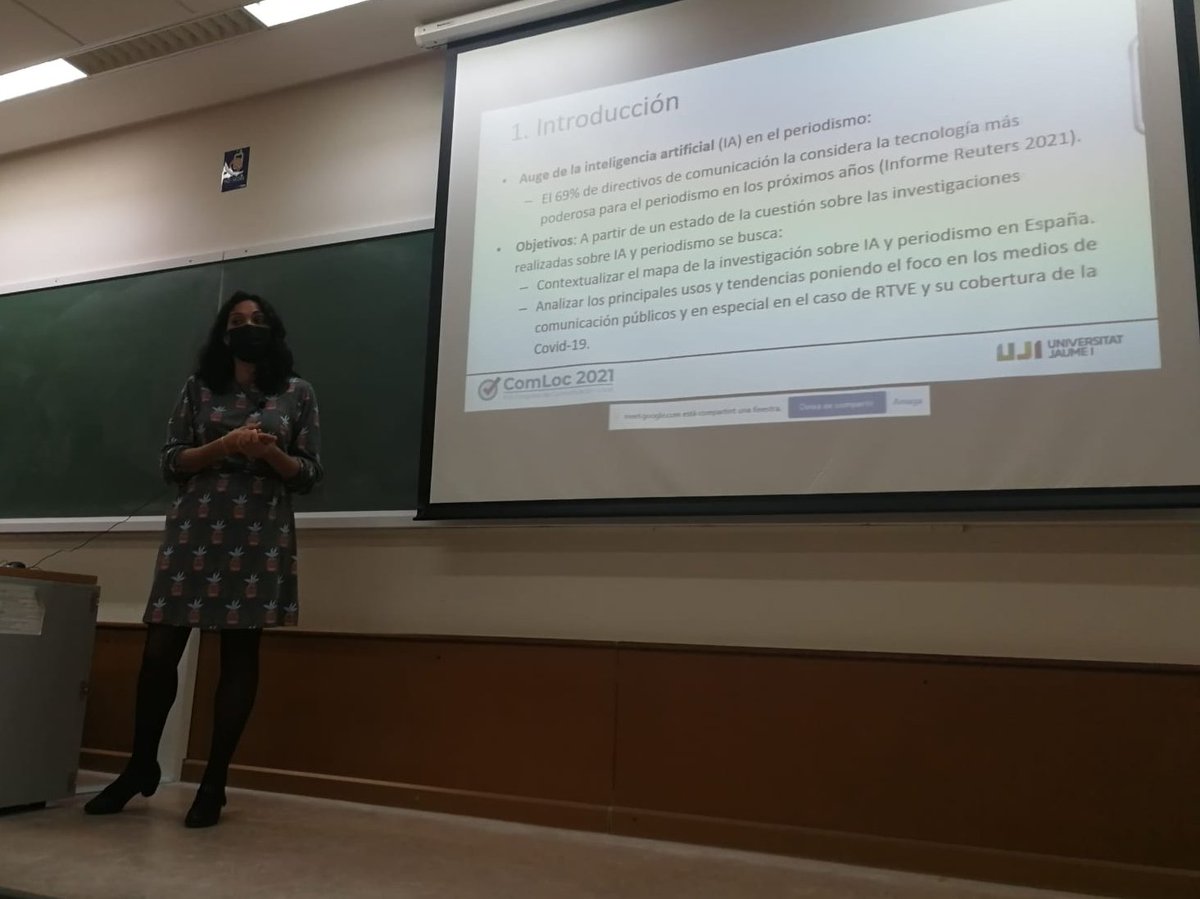 RosanaSanahuja's tweet photo. El uso de la #InteligenciaArtifial en el periodismo crece a un ritmo vertiginoso. En el #ComLoc de @UJIuniversitat hemos analizado la responsabilidad en su aplicación por parte de medios públicos como @rtve dentro del proyecto #EACONFIA de @EticaDemocracia #IA #periodismo #somUJI https://t.co/5w8E5wDjO7
