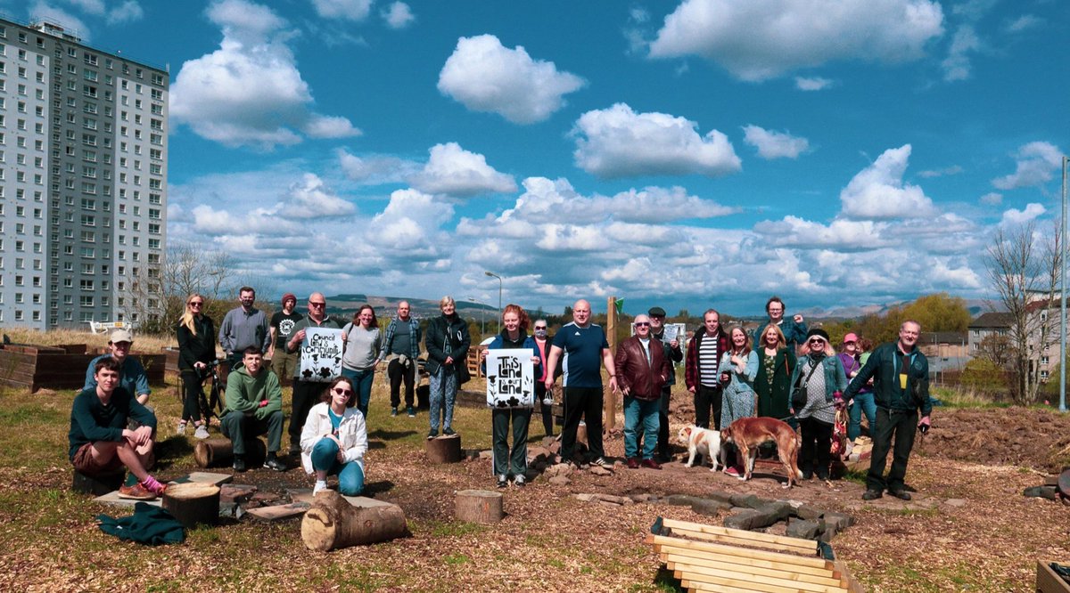 Locals near film site for BBC's Still Game have stopped council land sale to private developers. Now they need signatures fm residents in The Valley, Wyndford, Cumlodden &amp; Fingal St to kickstart one of the biggest urban community buyouts. <a href="/vallyatmaryhill/">Still Game For The Valley</a> tinyurl.com/73882vab