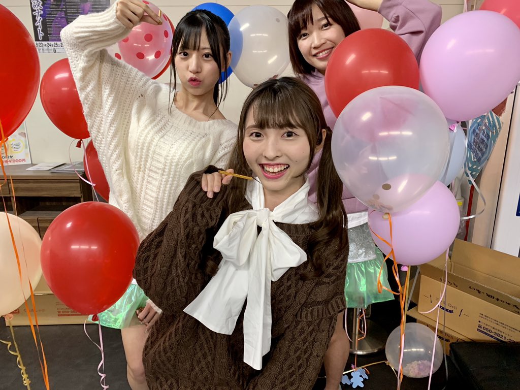watashiidol2021's tweet photo. ２日目の撮影は終盤に差し掛かってきました！
とても良いチームワークです✨

新庄愛
＃メイビーME

夏目ベール
#純情のアフィリア

桜田華奈
#きみワン

#私アイドル辞めます
#TIF2021 https://t.co/e6oMTXle0u