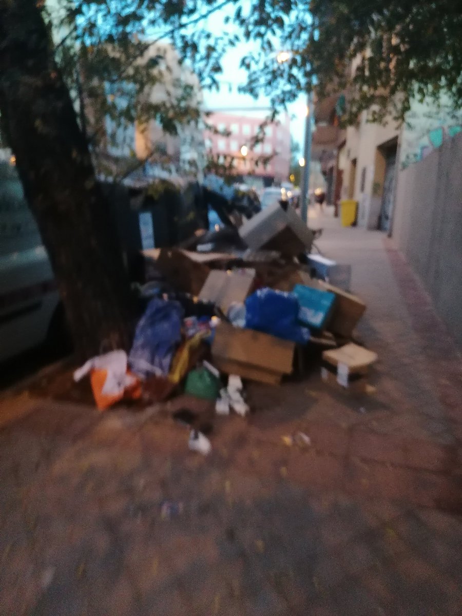 MisPlanes's tweet photo. @icabot7 @MADRID @AlmeidaPP_ Justo hoy he hecho estas foto del asco que me da esto todos los días. @MADRID @AlmeidaPP_ @JMDCiudadLineal https://t.co/daJNsI5h6b