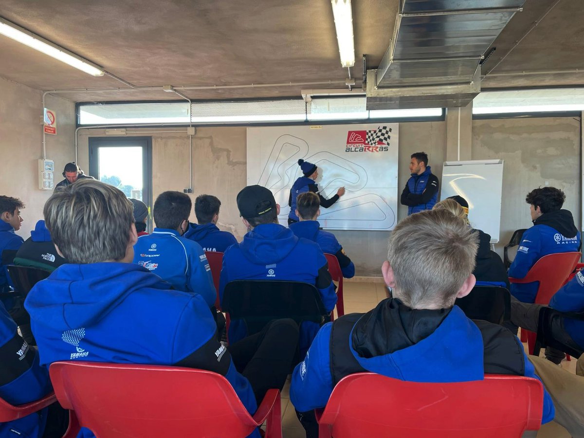 yamaharacingcom's tweet photo. πͺπΈ The #YamahaMasterclass riders get their final morning briefing, hosted by dynamic duo Andrea Locatelli and @NickCanepa59!
#YamahaRacing | #bLUcRU https://t.co/e6ISGHd4b3