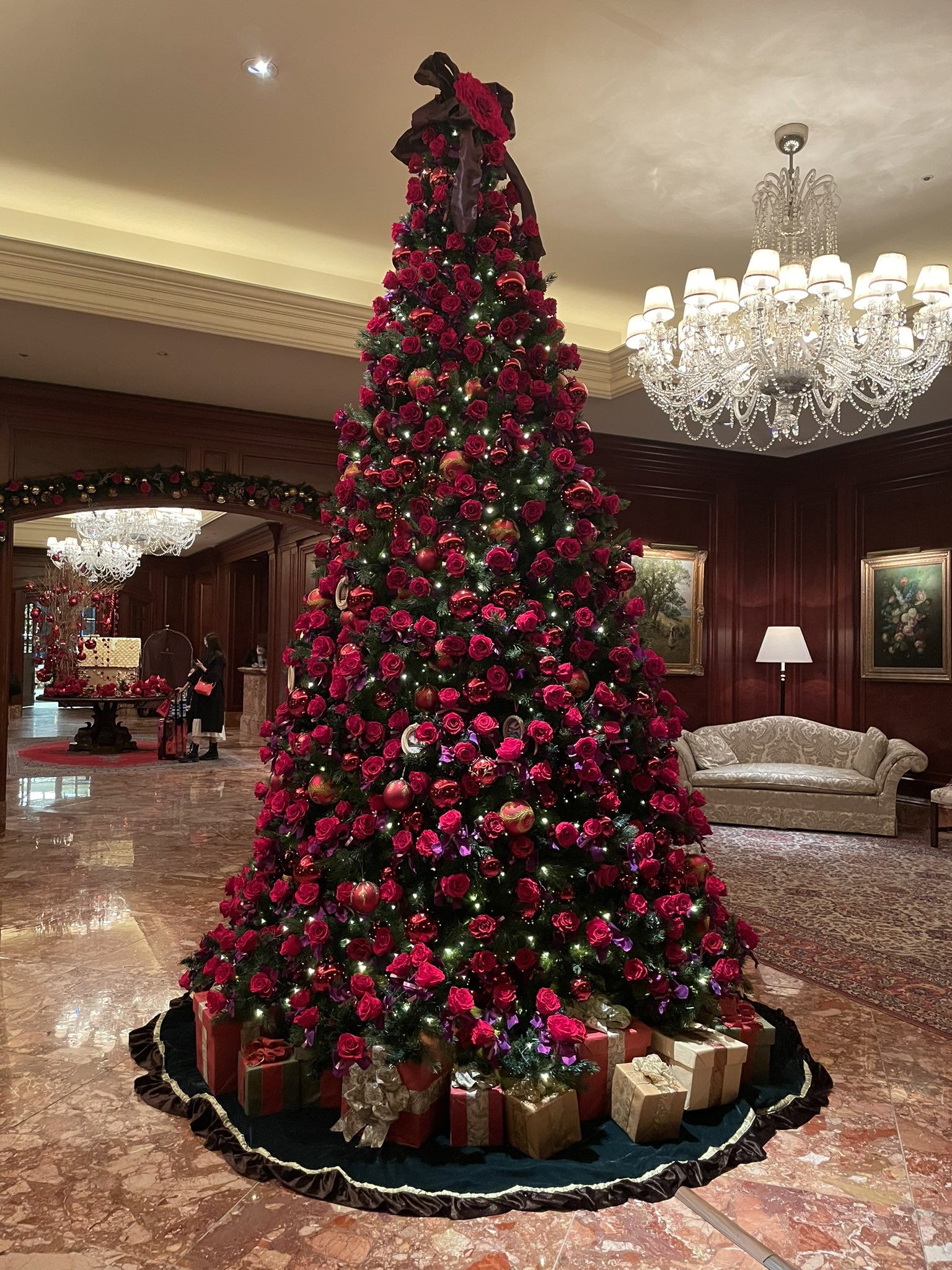 野口真央 今日演奏へ行くとリッツカールトン大阪がクリスマス仕様に 御堂筋も今年もライトアップされてました この季節は綺麗で好きです T Co Nfntnii1vb Twitter