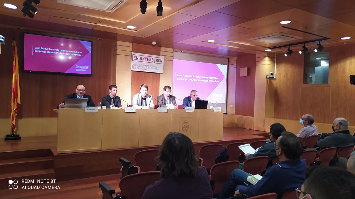 enginyersbcn's tweet photo. El Case Study d'ahir va analitzar la recàrrega del #vehicleelectric per a particulars

🔌 Gràcies @lluismorer (@energiacat), José Rodríguez (@CATT_Gremi, @Fegicat), @xevipalacios (@GroupEbe) i @valdovinso (@circontrol_com) per la participació! https://t.co/wdFHkZHq6F