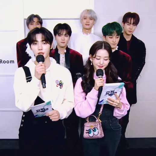 0204bff's tweet photo. mc wonhoon with nct127 <3
#WONYOUNG #원영 #SUNGHOON #성훈 https://t.co/ziTFoUFuhe