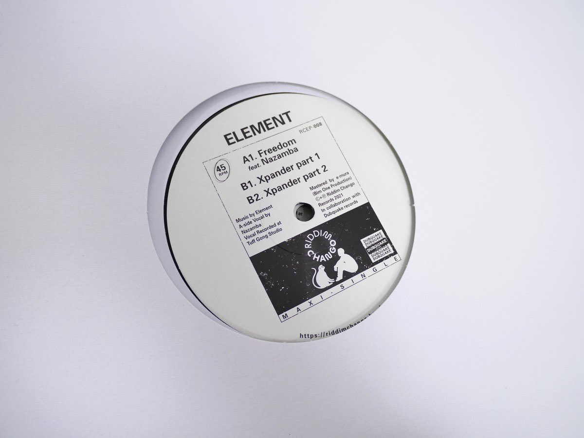 1TARAW's tweet photo. 🔥🔥OUT NOW🔥🔥

RCEP008 | @ElementSW2 - FREEDOM feat. Nazamba

本日よりアナログレコード/デジタル配信(Bandcamp先行発売) 開始です。

＼Riddim Chango Records／
Mastered by @e_muradm 
Vocal Rec at Tuff Gong Studio 
Artwork by @nujinato 
Logo by @0_drink 

https://t.co/5EClC8DQMn https://t.co/XYCcyvpaoe