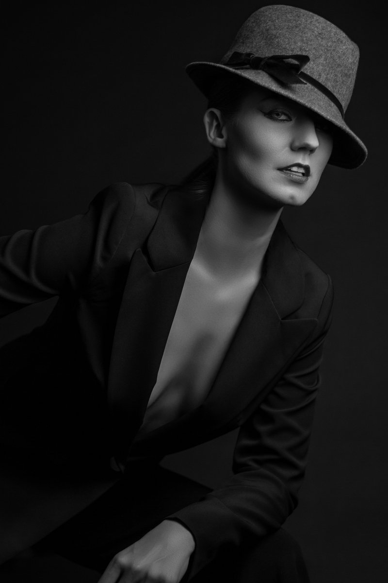 Third shot from <a href="/PoppaeaArt/">POPPAEA</a> and my ‘Noir’ Series. 🖤🤍❤️ Had the best time on this shoot 

Styling | Photography | Retouch 📸 <a href="/PoppaeaArt/">POPPAEA</a> 

#photography #blackandwhitephotography #womeninsuits #Actress #casting