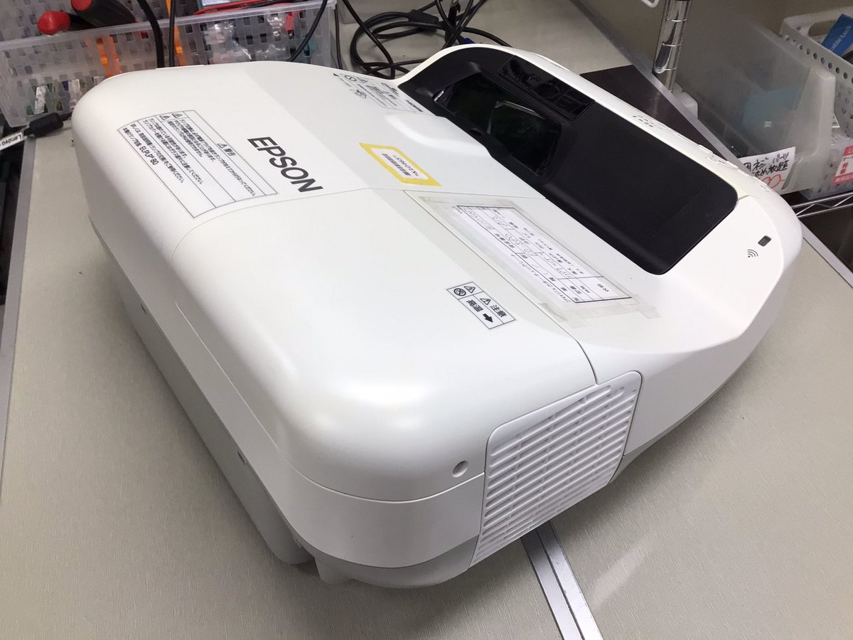 PCEYES1's tweet photo. 限定1台　大特価！
【中古】単焦点プロジェクター
EPSON EB-580
透過型3LCD 3200ルーメン
1024x768(4:3)
状態　外装ヤケ　動作確認済み
　ランプ時間(まだ十分残ってます)

特価9,980円　税込　無保証

#限定１台 #単焦点プロジェクター
#EPSON #大特価 https://t.co/uUVFqSFKcG