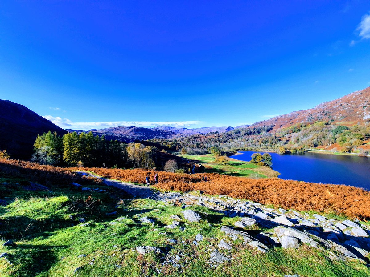 fern_sarge's tweet photo. Nothing better than an autumnal walk in the Lakes 🍁🍂🍃#lakedistrict #walkingthelakes #Grasmere #Rydal #centralises #NationalPark #Englishnationalpark https://t.co/LO3JXmgIrT