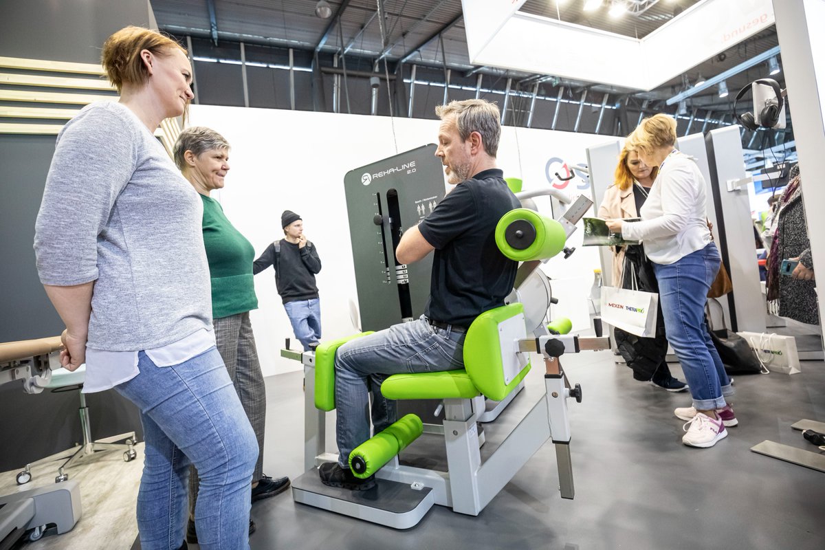 Messe_Stuttgart's tweet photo. Unter dem Motto "Immer in Bewegung bleiben" lädt die #TheraPro Fachmesse + Kongress nach einem Jahr pandemiebedingter Pause wieder auf unser Messegelände ein. Von 28.-30.01.2022 werden unsere Hallen zum Treffpunkt für TherapeutInnen & PraxisinhaberInnen. ➡️https://t.co/0kkGocki7e https://t.co/1W090o9QFH