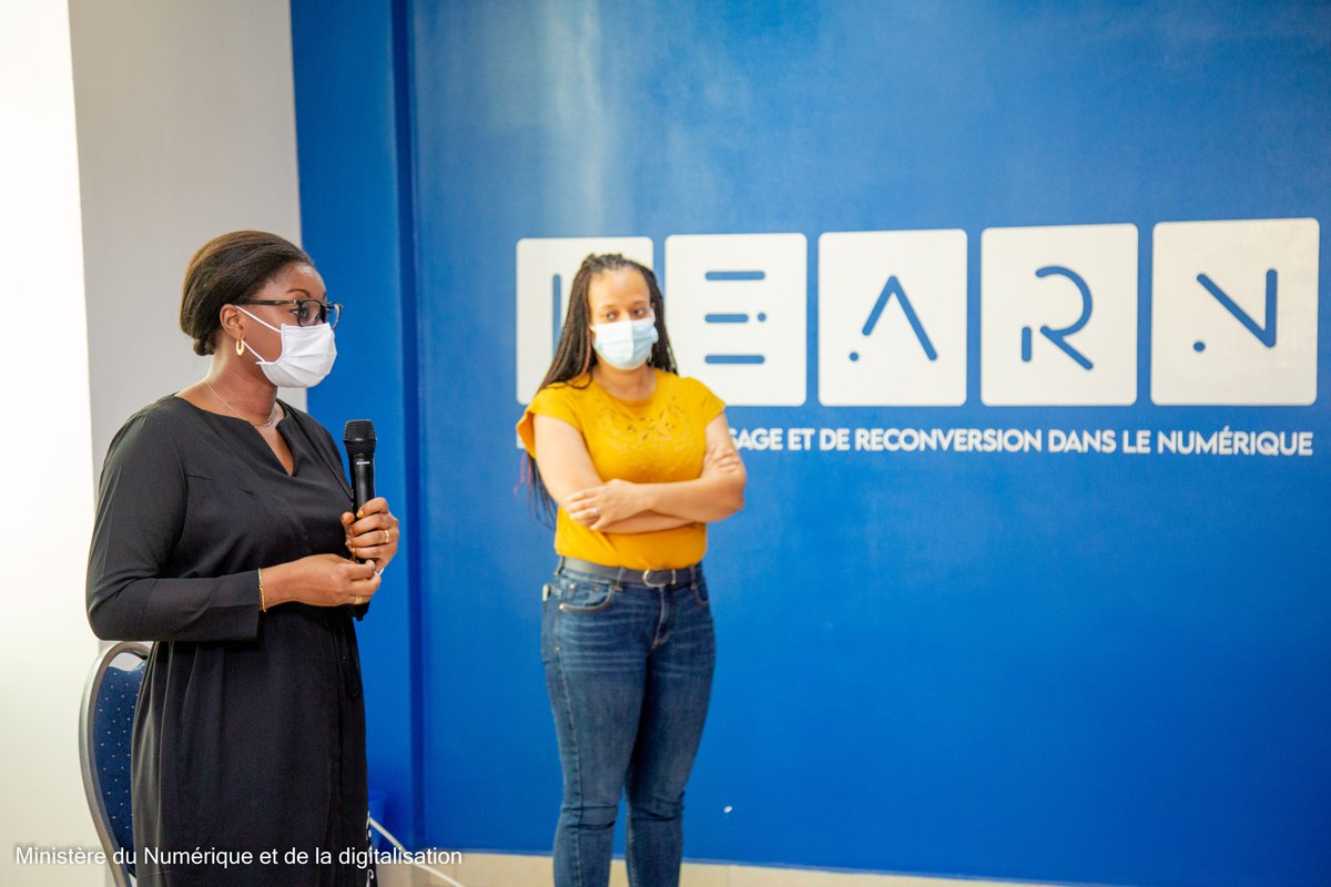 innovationbenin's tweet photo. La Ministre @AurelieASZ  a échangé avec les lauréats du programme #LeARN dans le cadre d’une visite au sein de leur centre d’apprentissage, le mercredi 03 novembre 2021. 

Lire la suite => https://t.co/5ZZREPRmja

#BeninNumerique https://t.co/cXGzqHmfrJ