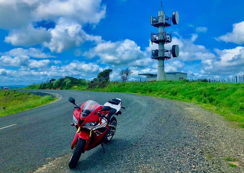 katzemccarthy's tweet photo. #memories #oneyearagotoday #waikaretuvalleyroad #waikaretuvalley #bikerchick #katzemccarthy #katmccarthy #katsmotorcyclediaries #bikerlife #cbr600rr #honda #hondacbr600rr #becausemotorcycle  #bikerchick https://t.co/fZLYA8PaKT