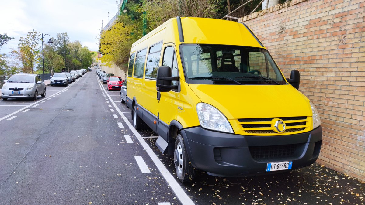 FccsaTrasporto's tweet photo. FCCSA SRL ha acquistato in autofinanziamento uno scuolabus con pedana per disabili. Il mezzo è già operativo e si somma all'investimento in corso per l'acquisto di nuovi scuolabus, importo stimato €440.000, predisposti per la pedana. È in corso la gara europea #StrongerTogether https://t.co/Mt852KcGqe