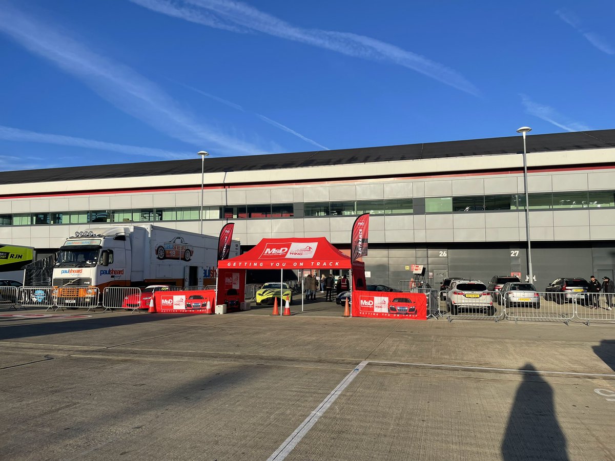 NCME_Racing's tweet photo. Lovely weather this morning for the @MSD_LIVE @SilverstoneUK. @BoltonNCME @BoltonUni @Kitsamus  @MarkBusfield https://t.co/kO69SUAvOc