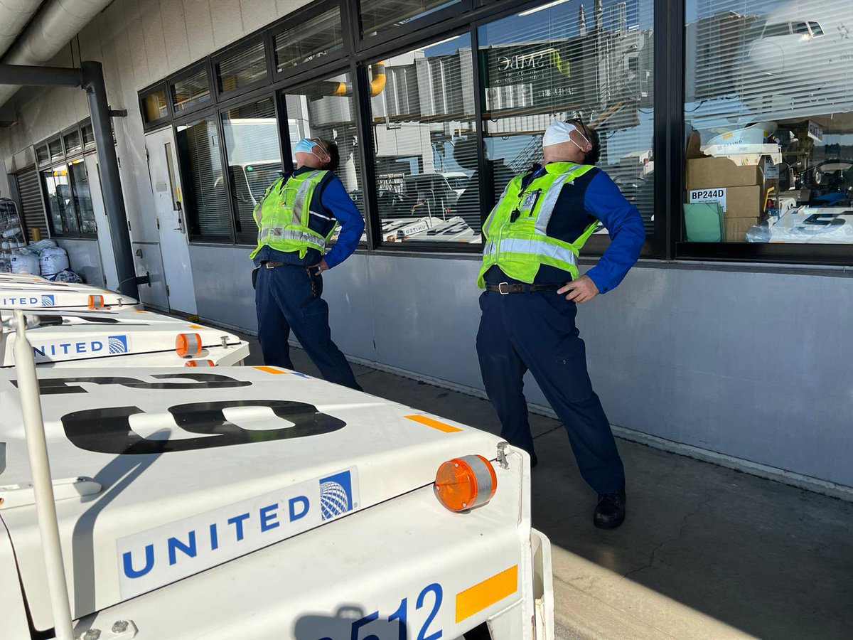 TY40222349's tweet photo. Stretch everday at NRT! This has made magic to stay young!
@AOSafetyUAL @UAPacificSafety 
@BaldeviaEilis @sam_shinohara @JT67977409 #SafetyBlitz #SafetyIOwnit https://t.co/MAEuxo3Znd