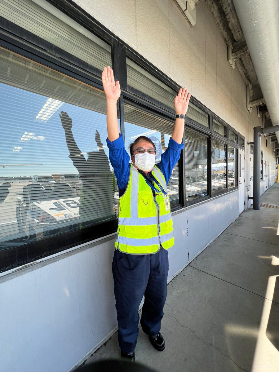 Stretch everday at NRT! This has made magic to stay young!
@AOSafetyUAL @UAPacificSafety 
@BaldeviaEilis @sam_shinohara @JT67977409 #SafetyBlitz #SafetyIOwnit