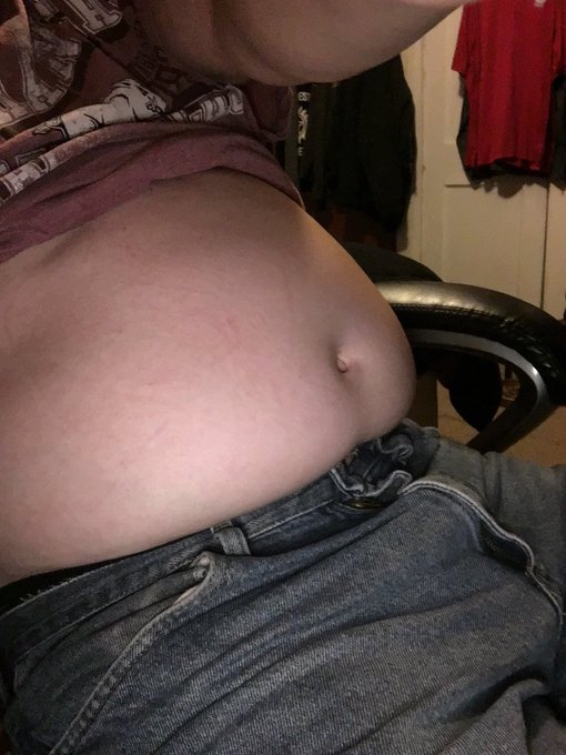 Pig&rsquo;s fat belly this morning. These pants are getting tight #belly #bellyfat #bodypositivity #fat #fatboy<a href="/tag/fat"class="tags"><span>#fat</span></a><a href="/tag/belly"class="tags"><span>#belly</span></a><a href="/tag/bellyfat"class="tags"><span>#bellyfat</span></a><a href="/tag/gainer"class="tags"><span>#gainer</span></a><a href="/tag/fatboy"class="tags"><span>#fatboy</span></a><a href="/tag/bodypo"class="tags"><span>#bodypo</span></a>