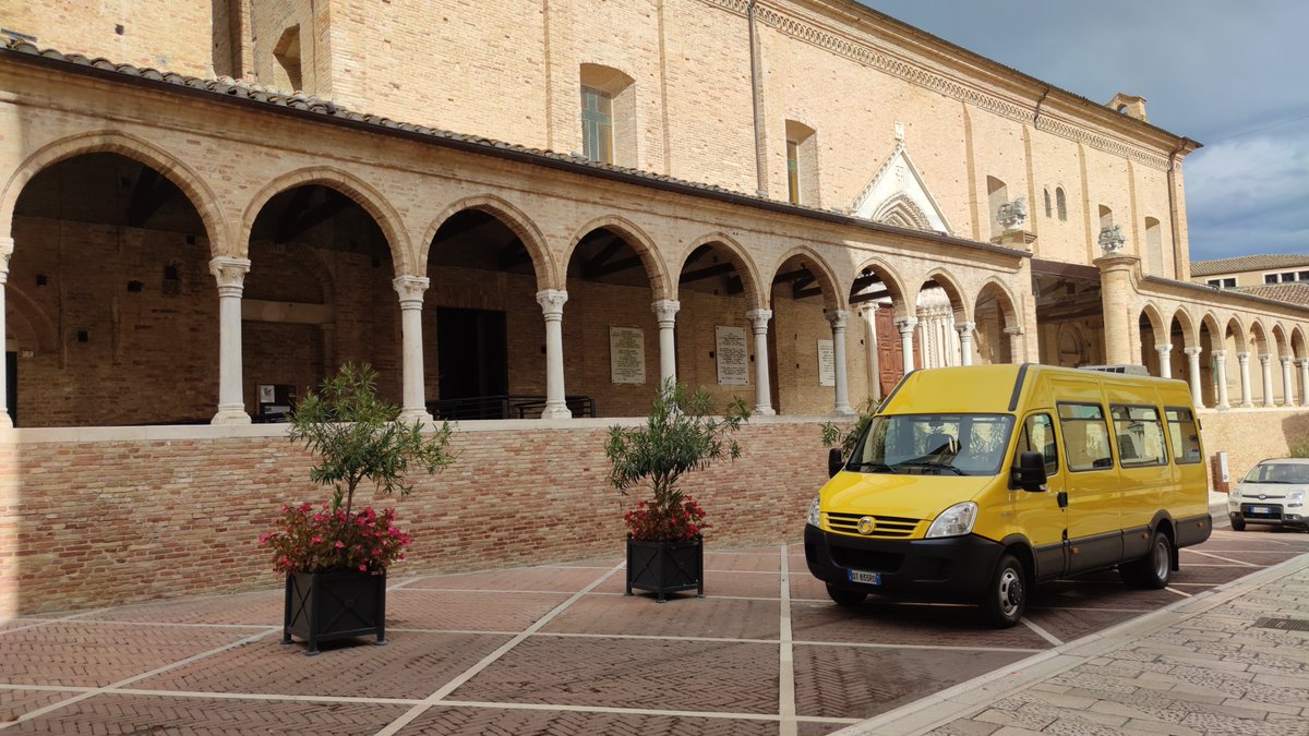 FccsaTrasporto's tweet photo. FCCSA SRL ha acquistato in autofinanziamento uno scuolabus con pedana per disabili. Il mezzo è già operativo e si somma all'investimento in corso per l'acquisto di nuovi scuolabus, importo stimato €440.000, predisposti per la pedana. È in corso la gara europea #StrongerTogether https://t.co/Mt852KcGqe