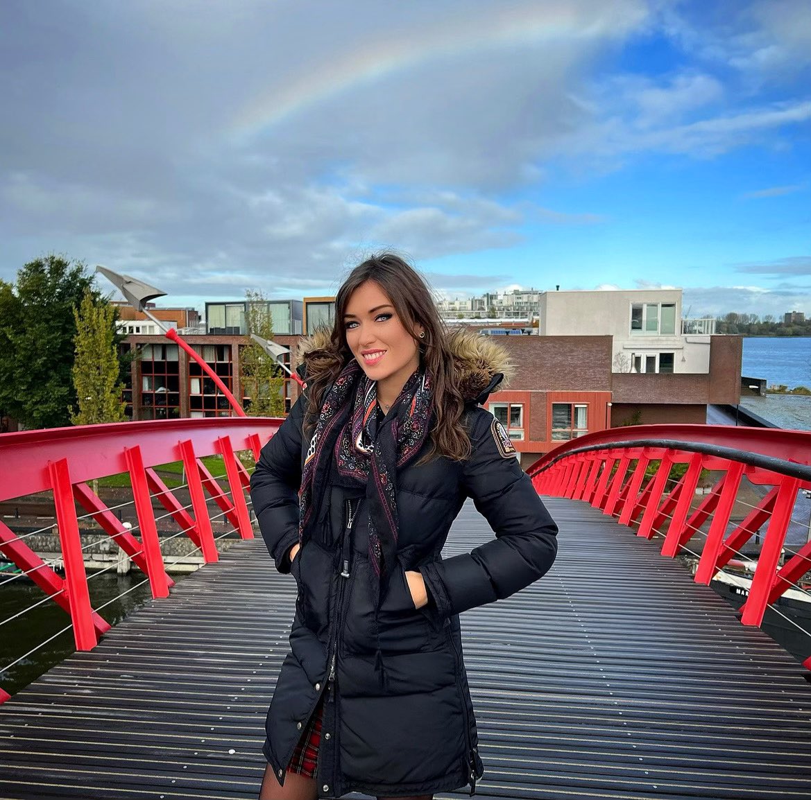 Elsa Esnoult tweet media