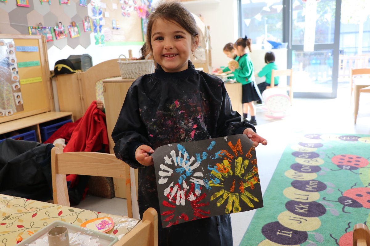 Juniors_WHS's tweet photo. 🎇Remember, remember, the fifth of November…

💫Check out #ReceptionWHS with their dazzling #Fireworks masterpieces!

💚Wishing everyone a safe #Bonfirenight2021 https://t.co/QDfOvVB4ee