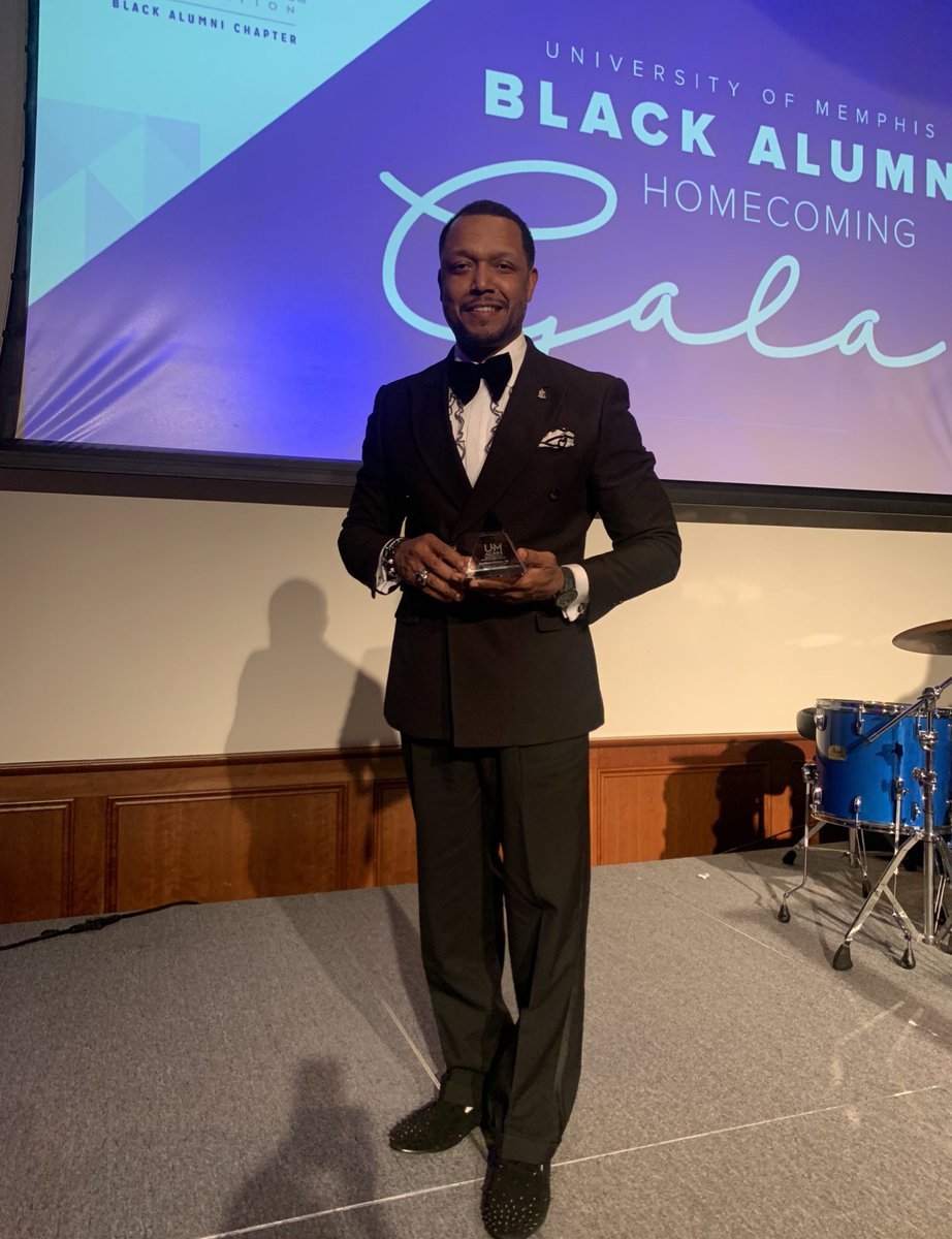 SCSSuptRay's tweet photo. An evening celebrating the COURAGEOUS #MemphisState8 and honoring the many @uofmemphis Black Alumni who serve as agents of change in this city. A special salute to the achievements of @SCSK12Unified Instructional Leader Director Dr. Leviticus Pointer and Board Member @KevinWoods. https://t.co/YhSu7cvJnT