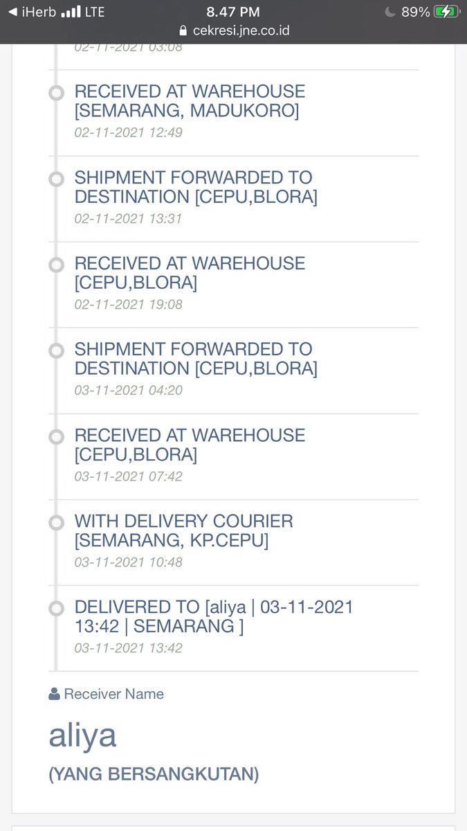 puutD's tweet photo. @JNECare heran paket kok bisa nyasar. Barusan telpon cs cuma dibuatin aduan dan nunggu nya 6 hari kerja. Ini klo gw ga check resi ga bakal tau kali klo paket nyasar. Tolong dong paketnya penting banget soalnya. Lagian di paket kan uda tercntum no hp. Kenapa ga confirm dlu sih😤 https://t.co/ZRLj0VZV1M
