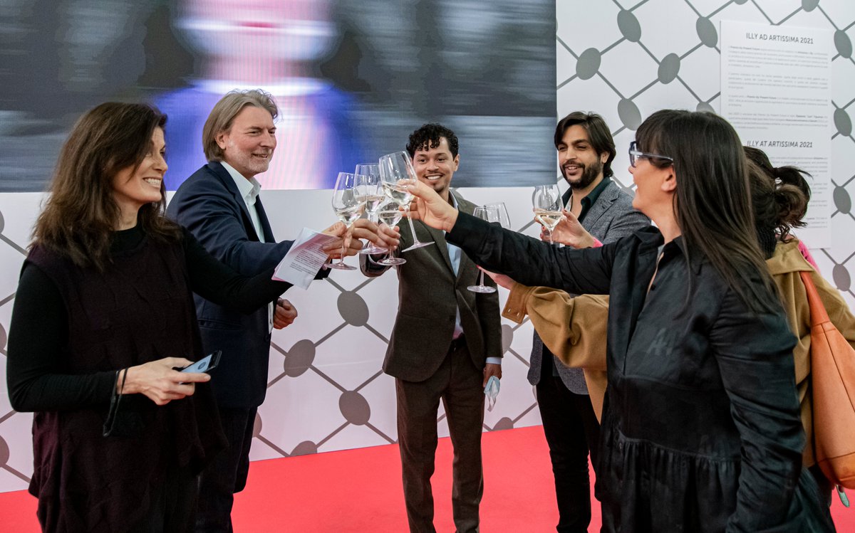 ArtissimaFair's tweet photo. 🏆 *2021 ARTISSIMA AWARDS* The Illy Present Future Prize by @illyIT has been assigned to Diana Policarpo, represented by @lehmann_silva
-
#Artissima #Artissima2021 #ArtissimaAwards #IllyPresentFuture https://t.co/4LHoihCWDT