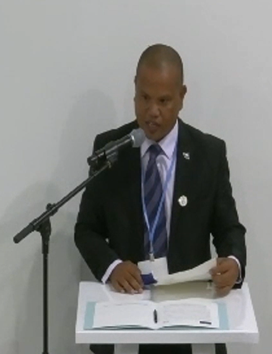 SophieMirgaux's tweet photo. Minister Steven Victor of #Palau takes ocean responsibility seriously, stresses Palau's extraordinary achievement to protect 80% of their seas and signs @theblueleaders Declaration #highlyfully #30x30 #BBNJTreaty #HighSeasTreaty @VincentVQ #COP26 https://t.co/3rlPaagLW2