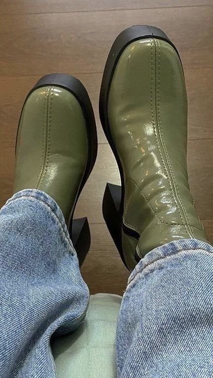 GoddessLaura3's tweet photo. Quiero pisaros con las botas nuevas k m he comprado gracias a mis perritos inservibles alguien se ofrece? 💵💵💵💵

Findom paypig sissi esclavo financiero pagafantas pelele dickrate footfetish fotopies spain 🇪🇸 https://t.co/hRR0seWdGP