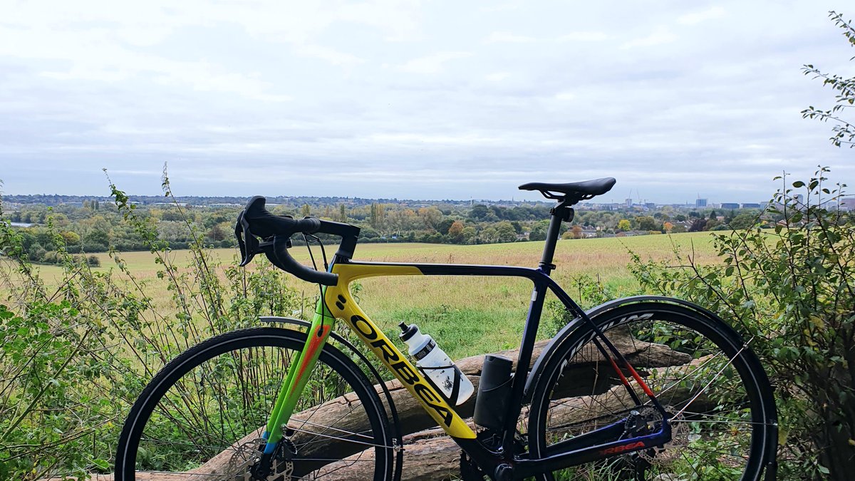 andyodea's tweet photo. @Brutalens @Rupedoggy @PCycles @Orbea @ContiTyres @SRAMroad Fitted mine a few weeks ago - Kinesis Fend Off - aluminium mudguards - work really well - you don't need the £30 Orbea seatstay spacer - I just used cable ties and some frame protector tape 👍 https://t.co/8CXQEFRwsC