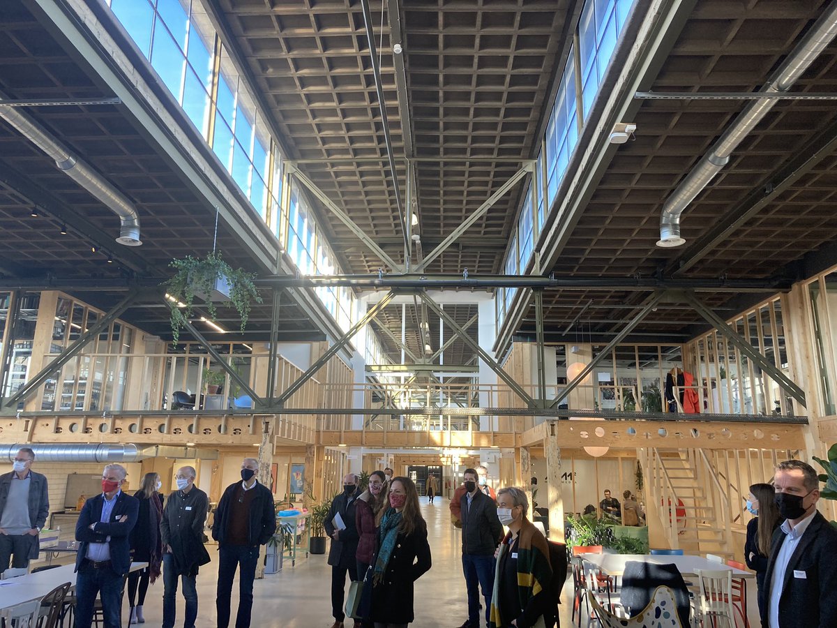 pdkruif's tweet photo. Inspirerende circulaire tour regio Utrecht op lokatie Werkspoorkwartier Utrecht. Mooie voorbeelden om samen aan een circulaire samenleving te bouwen 👊@NMU_ @GemWoudenberg @ProvUtrecht https://t.co/zZeoHbNKWA